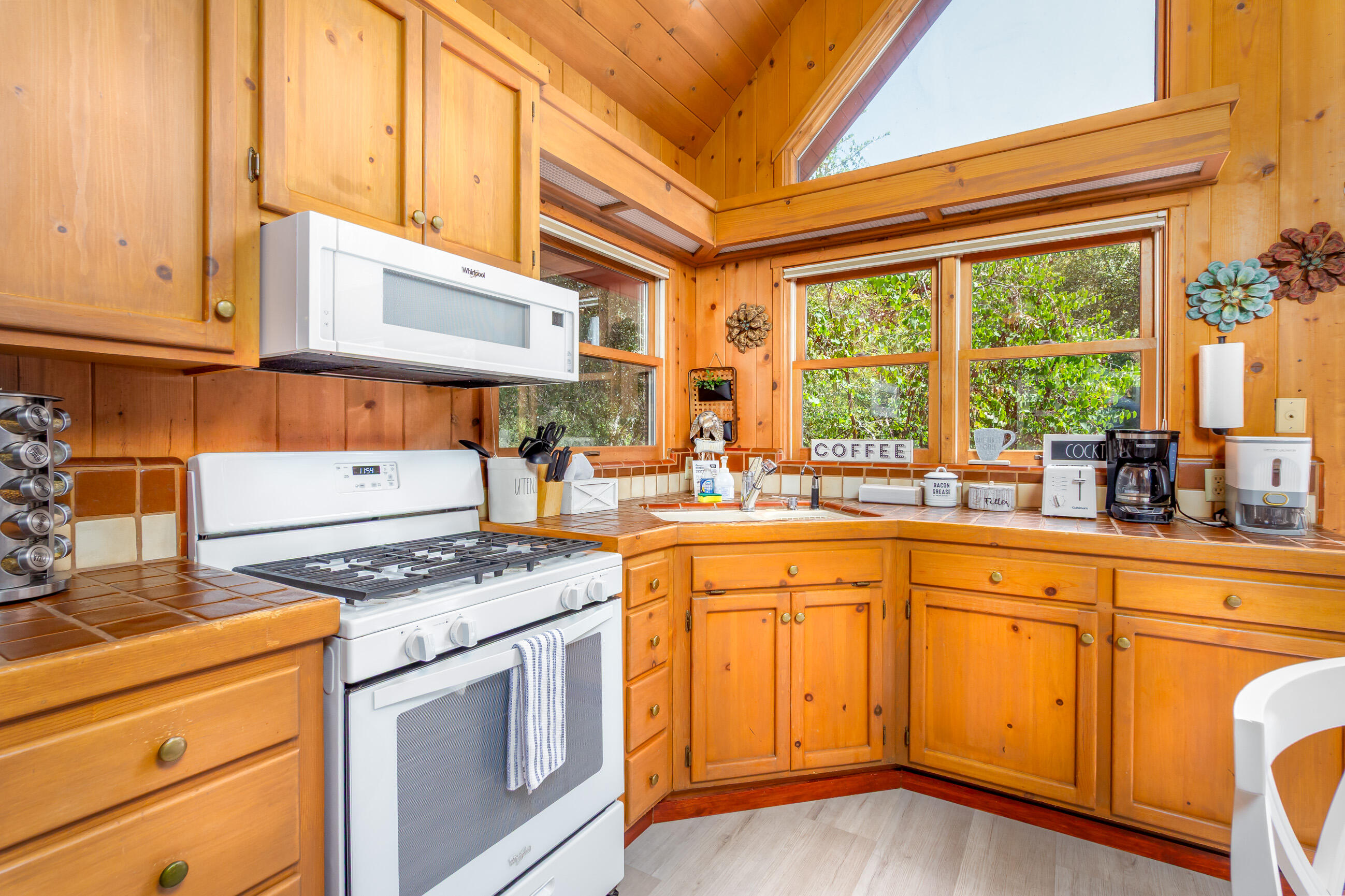 44575 South Fork Drive Three Rivers, CA 93271 - Photo 41 of 59 Guest Kitchen 3