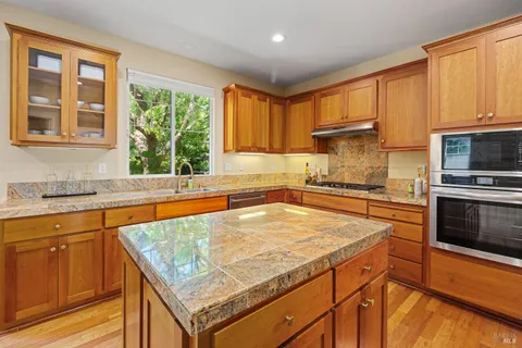 $1,290,000 | 68 Pinheiro Circle, Novato, CA 94945
