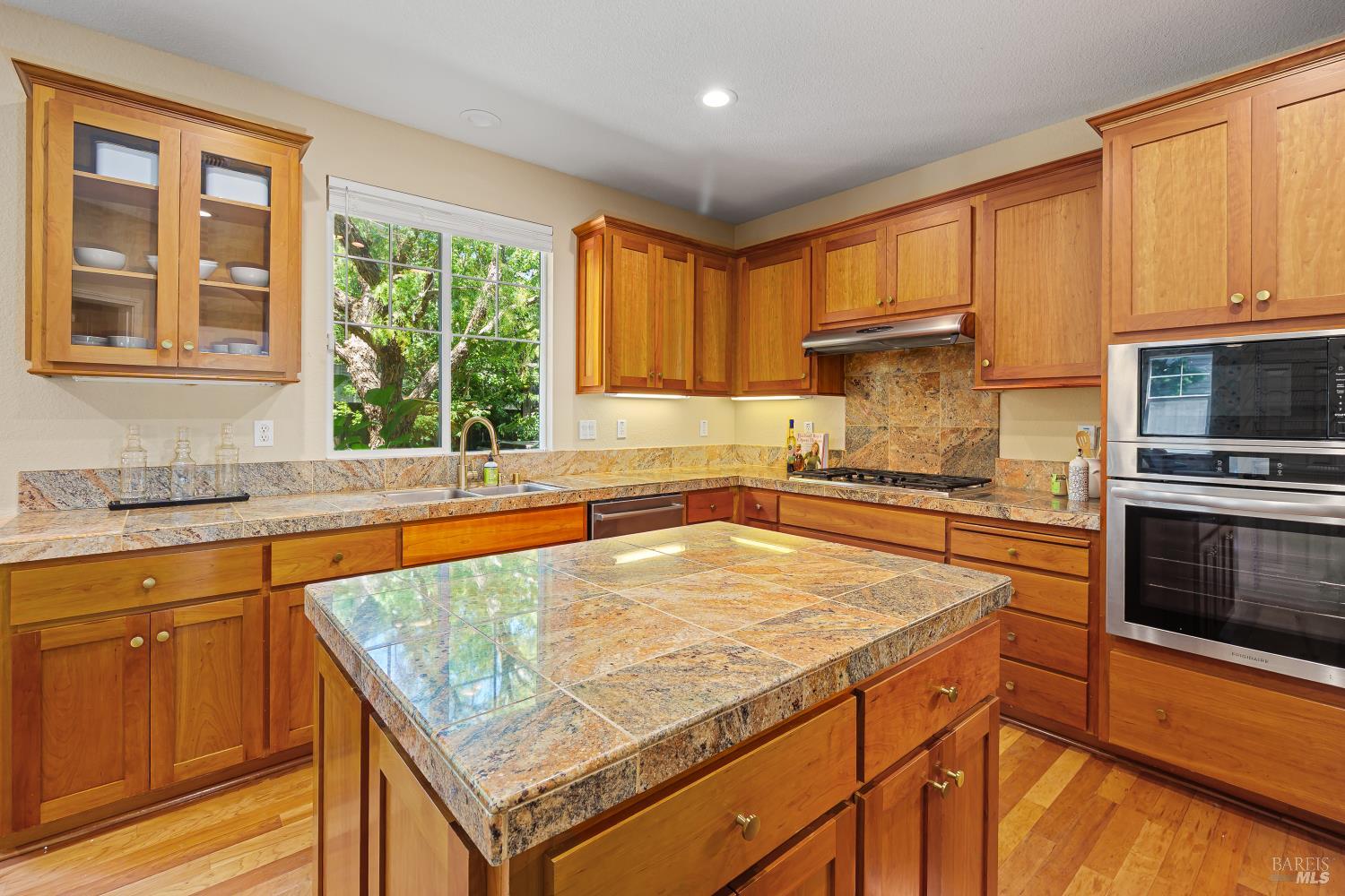 68 Pinheiro Circle Novato, CA 94945 - Photo 14 of 82