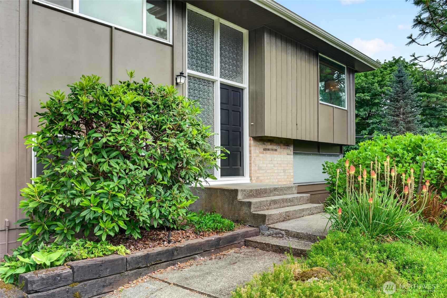 13332 173rd Avenue Southeast Renton, WA 98059 - Photo 2 of 40 Gallery Image 2