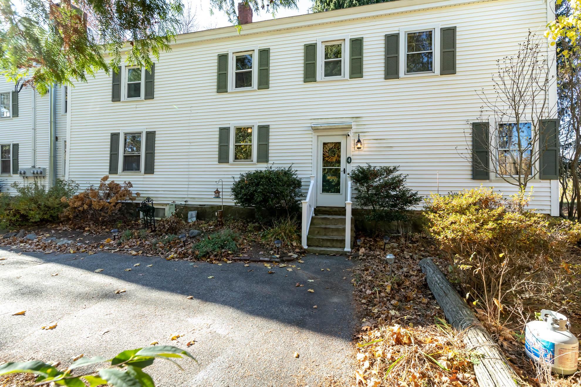 14 Bittersweet Lane, Unit 4 Exeter, NH 03833 - Photo 2 of 24 Gallery Image 2