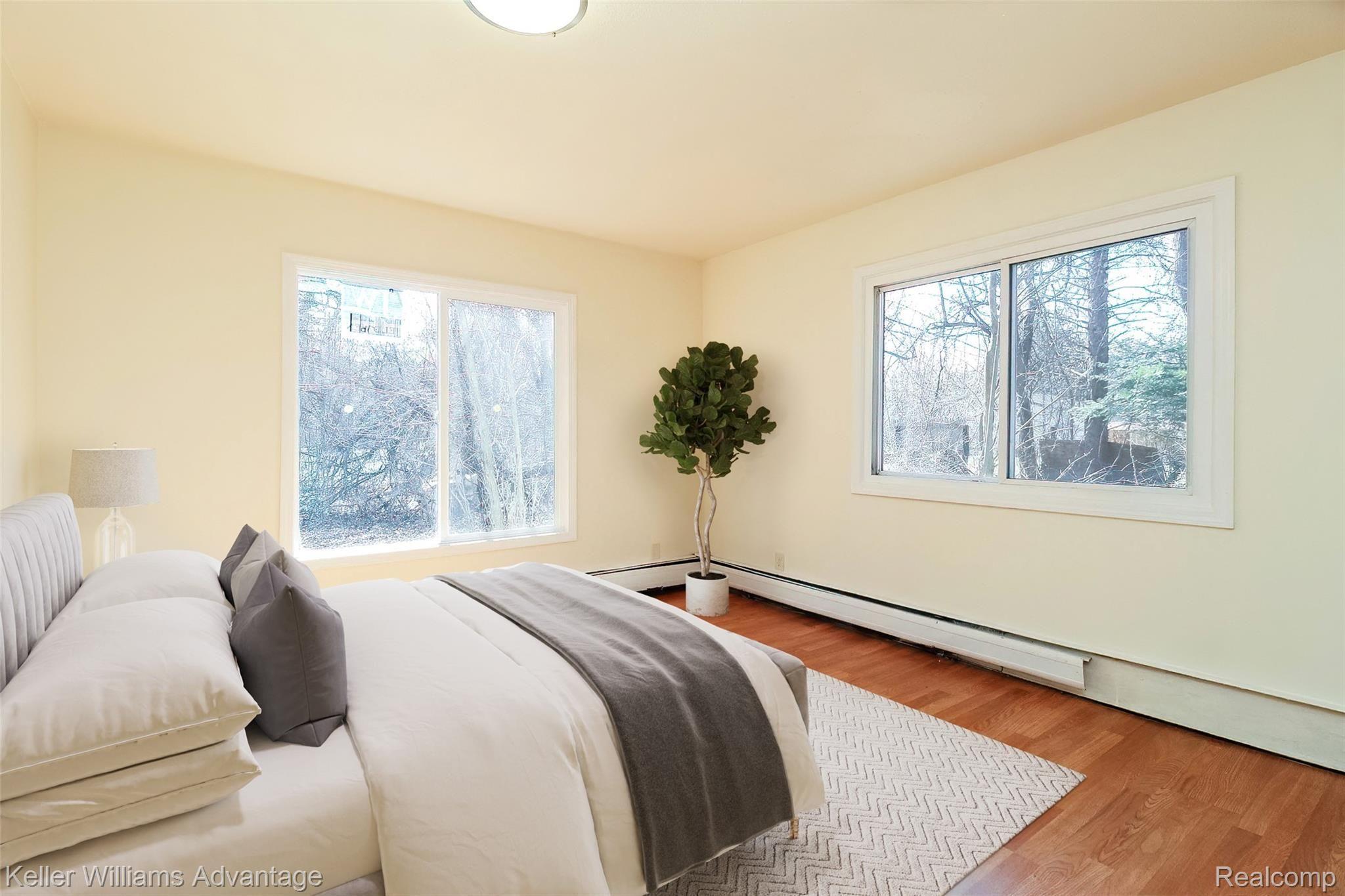 29661 Five Mile Road Livonia, MI 48154 - Photo 10 of 26 Master Bedroom with plenty of natural light