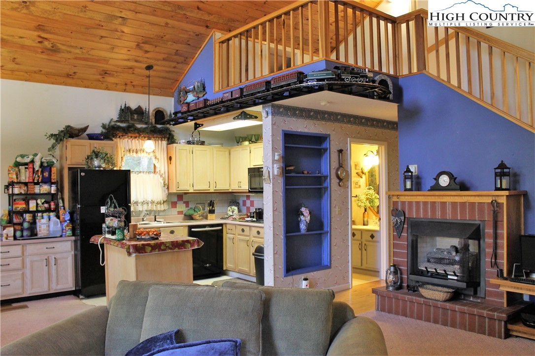 58 Windridge Road Newland, NC 28657 - Photo 9 of 40 Gallery Image 9