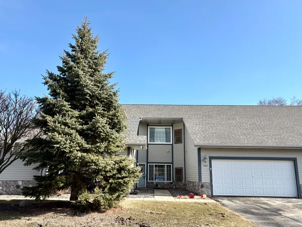 $323,300 | 5322 South Hidden Drive, Greenfield, WI 53221