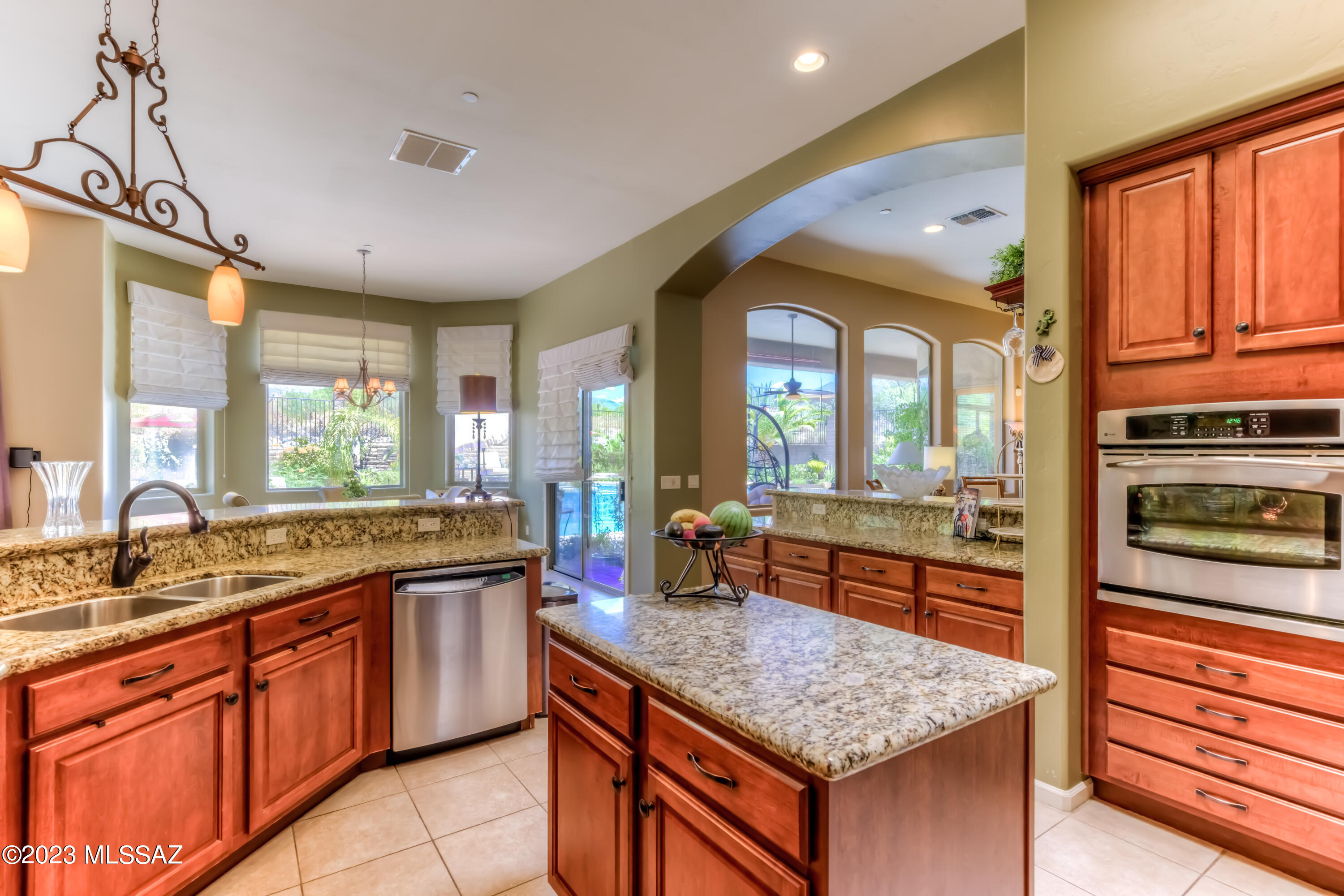 12742 North Yellow Bird Road Oro Valley, AZ 85755 - Photo 14 of 42