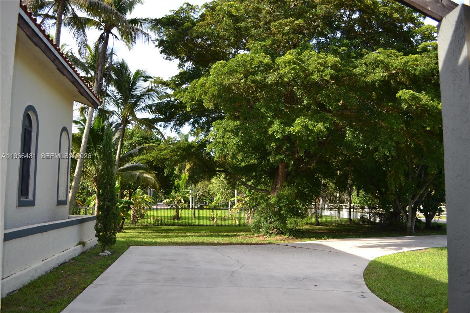 5425 Southwest 190th Avenue, Unit 1 Southwest Ranches, FL 33332 - Photo 48 of 56 a view of a park