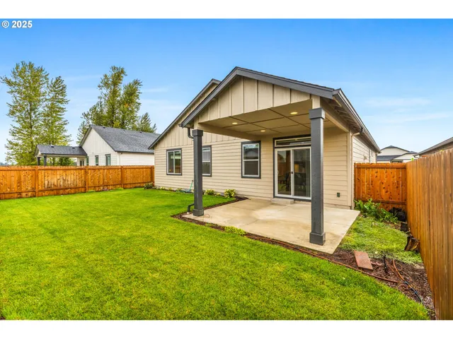 $450,000 | 1555 Adams Street, Independence, OR 97351