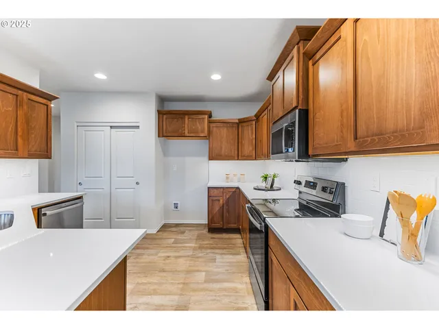 $450,000 | 1555 Adams Street, Independence, OR 97351