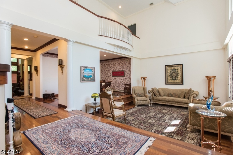 203 Rock Road West Green Brook, NJ 08812 - Photo 4 of 26