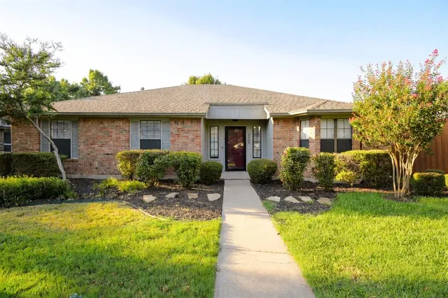 $2,800 | 2035 Lansdown Drive, Carrollton, TX 75010