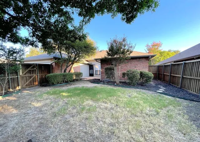 $2,800 | 2035 Lansdown Drive, Carrollton, TX 75010