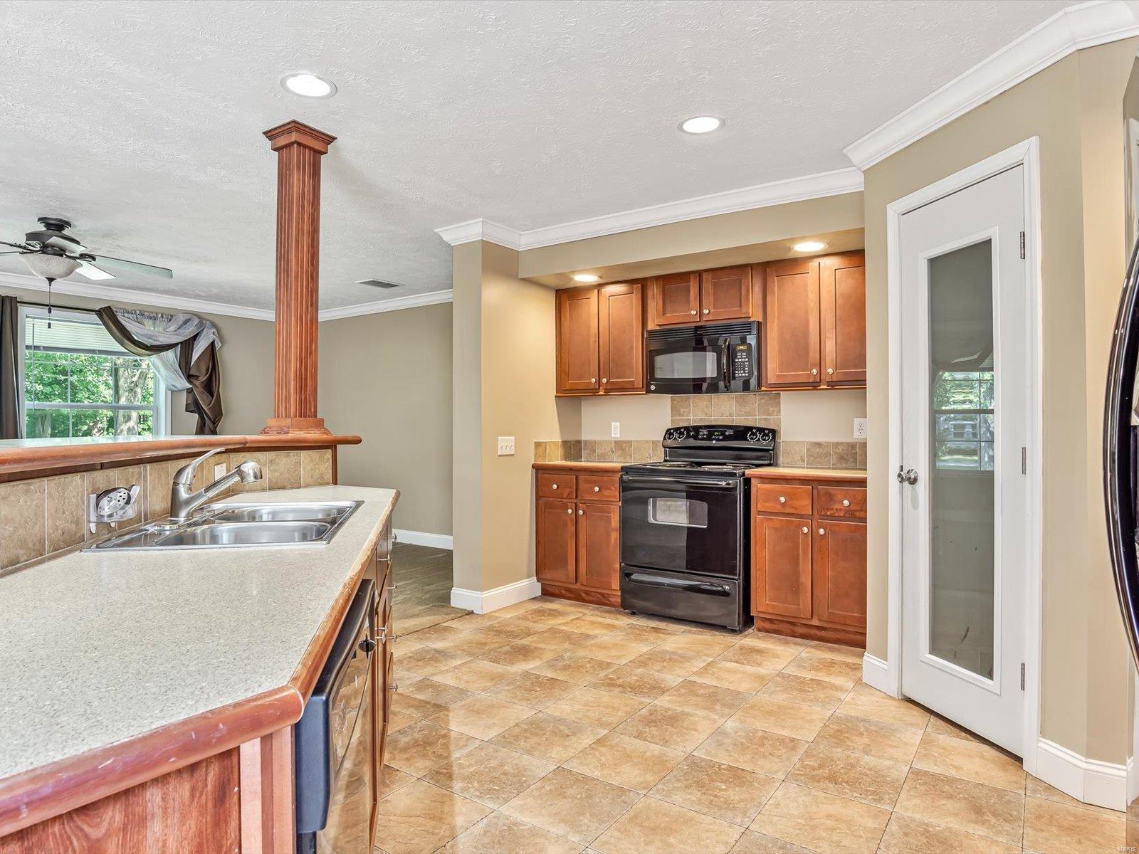 309 Union Hill Road Fairview Heights, IL 62208 - Photo 5 of 30 Gallery Image 5