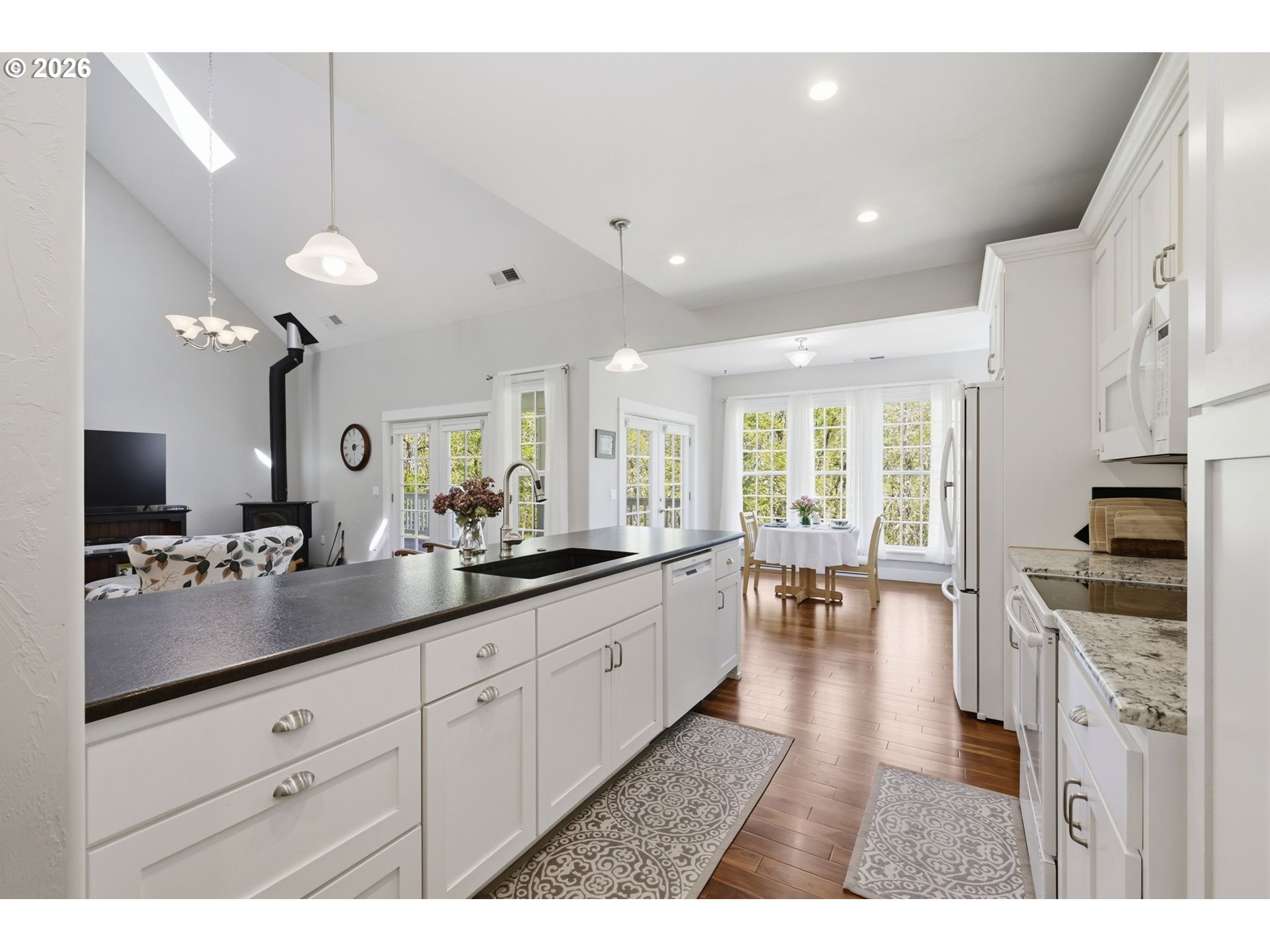 85069 Ridge Top Drive Eugene, OR 97405 - Photo 12 of 48 Kitchen