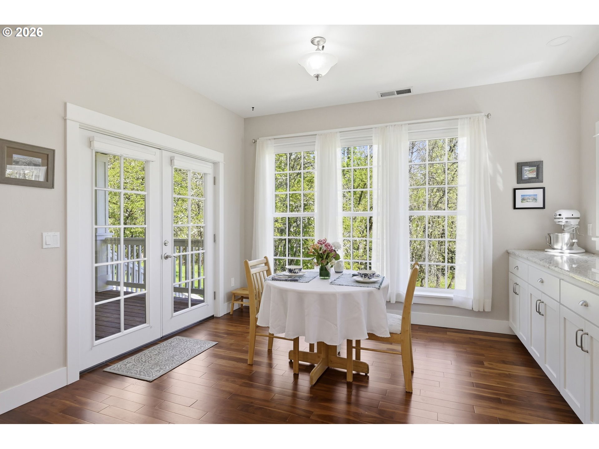 85069 Ridge Top Drive Eugene, OR 97405 - Photo 14 of 48 Breakfast Area