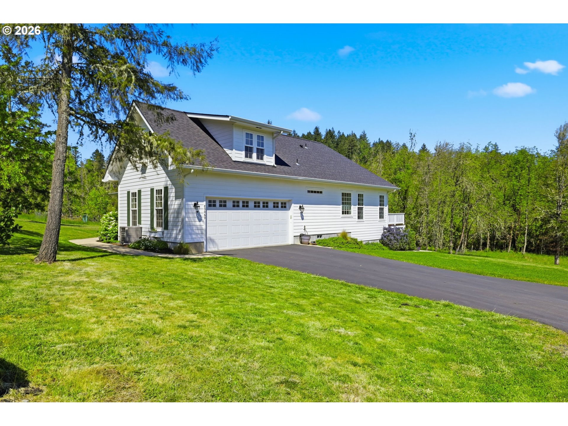 85069 Ridge Top Drive Eugene, OR 97405 - Photo 41 of 48 Garage