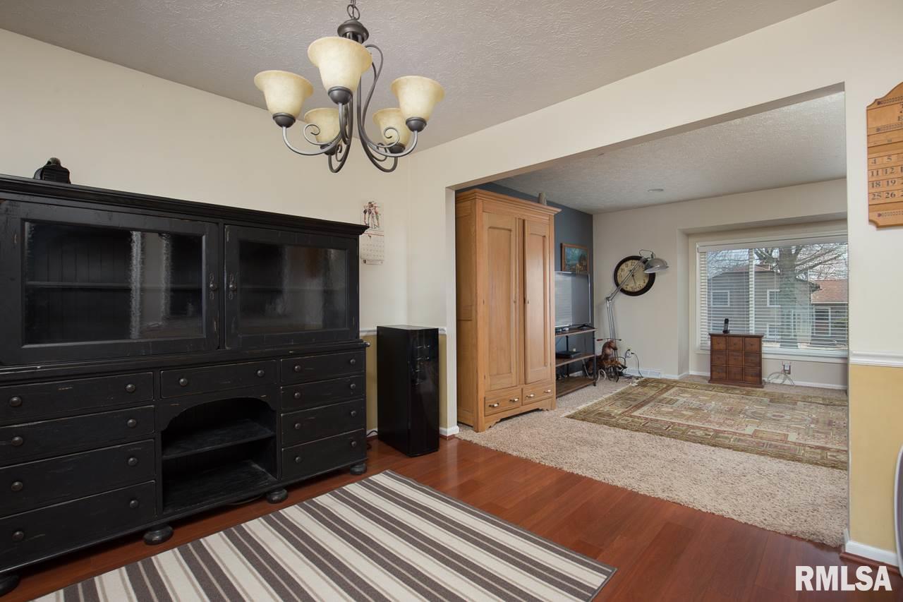 5638 Appomattox Road Davenport, IA 52806 - Photo 3 of 15 Gallery Image 3