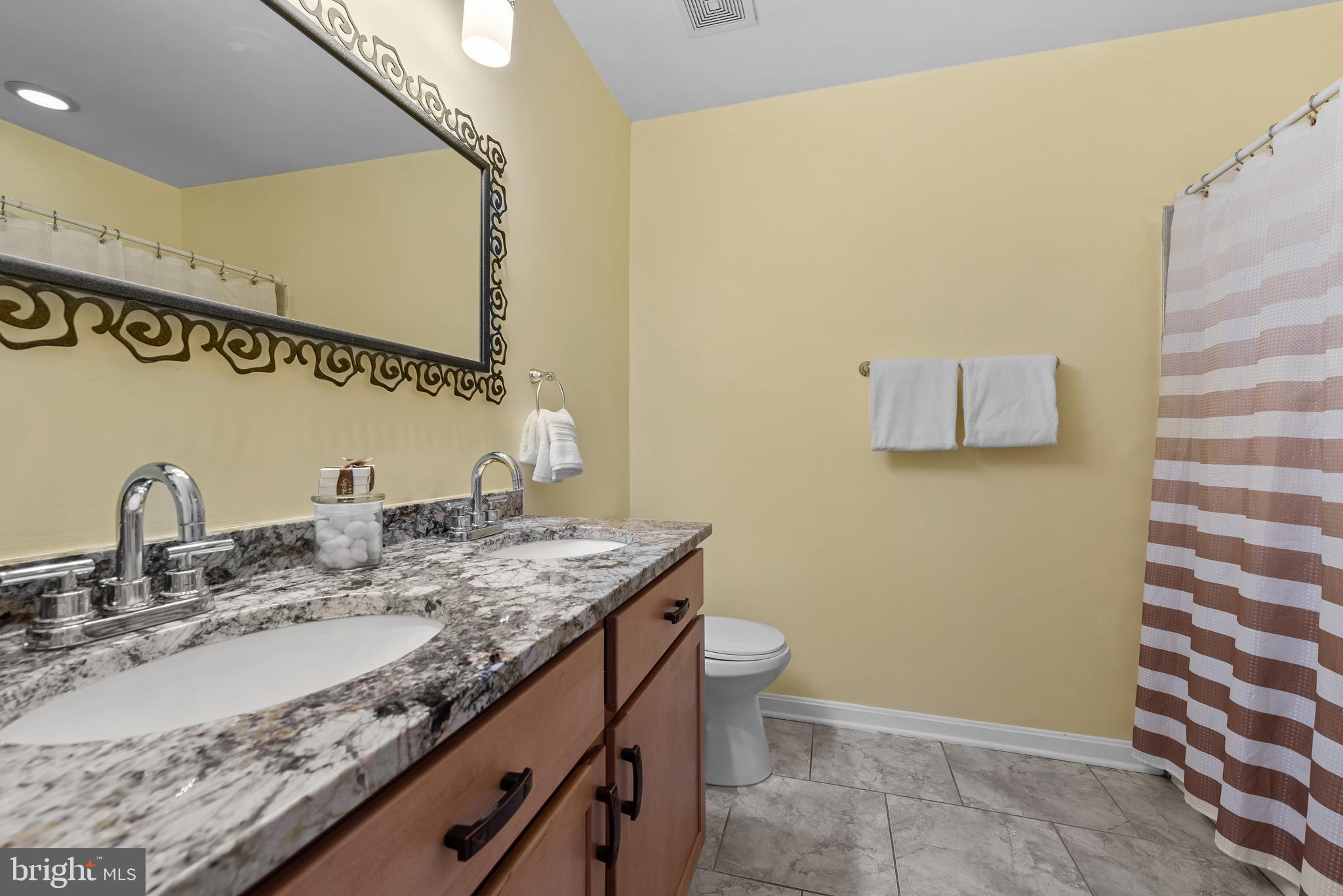 3552 Roland Avenue Baltimore, MD 21211 - Photo 16 of 28 Primary bath with double sink