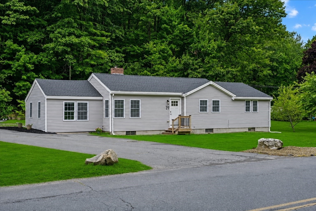19 East Road Westminster, MA 01473 - Photo 1 of 36 Gallery Image 1