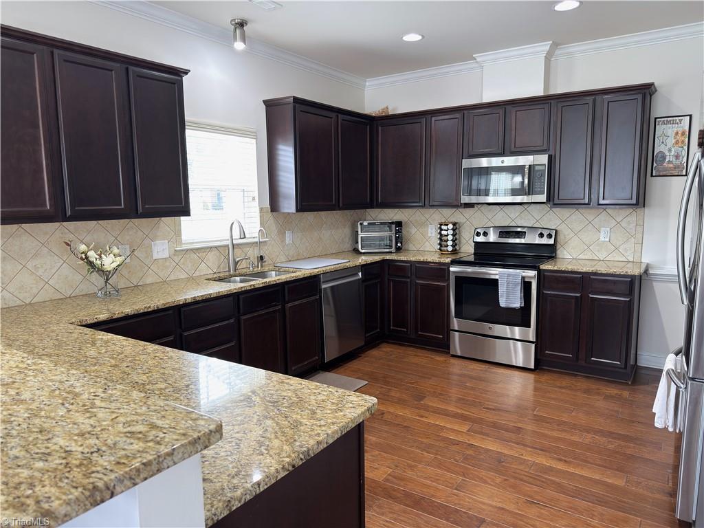 4000 Brayden Drive High Point, NC 27265 - Photo 10 of 40 Lots of counter space in the kitchen