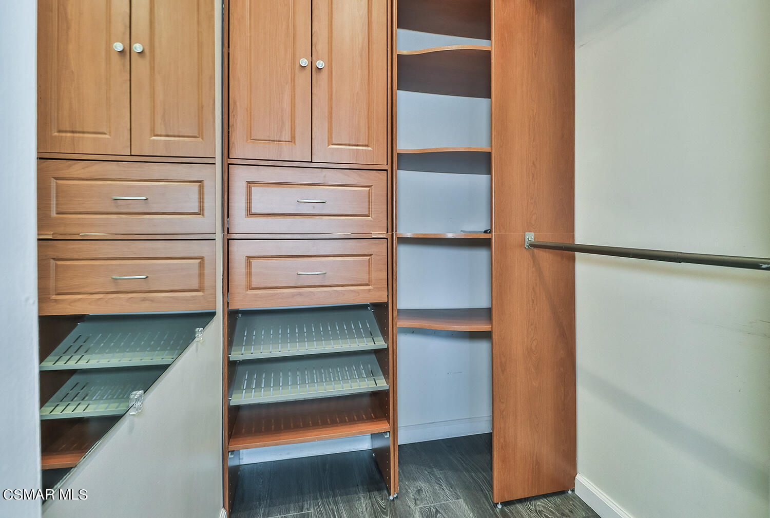 844 16th Street, Unit 5 Santa Monica, CA 90403 - Photo 22 of 31 a view of walk in closet