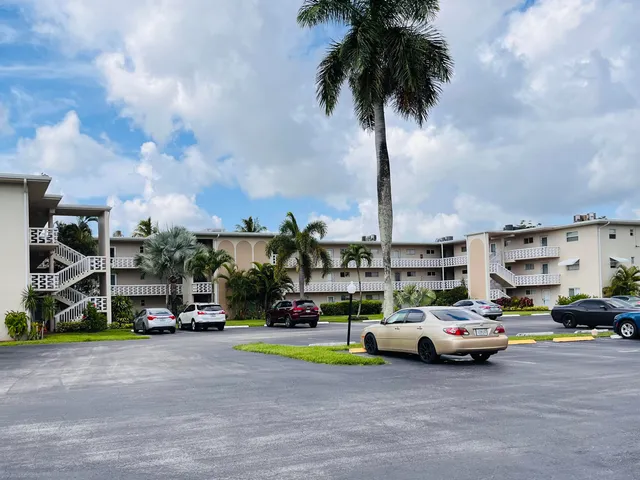$63,500 | 2812 Garden Drive South, Unit 206, Lake Worth, FL 33461