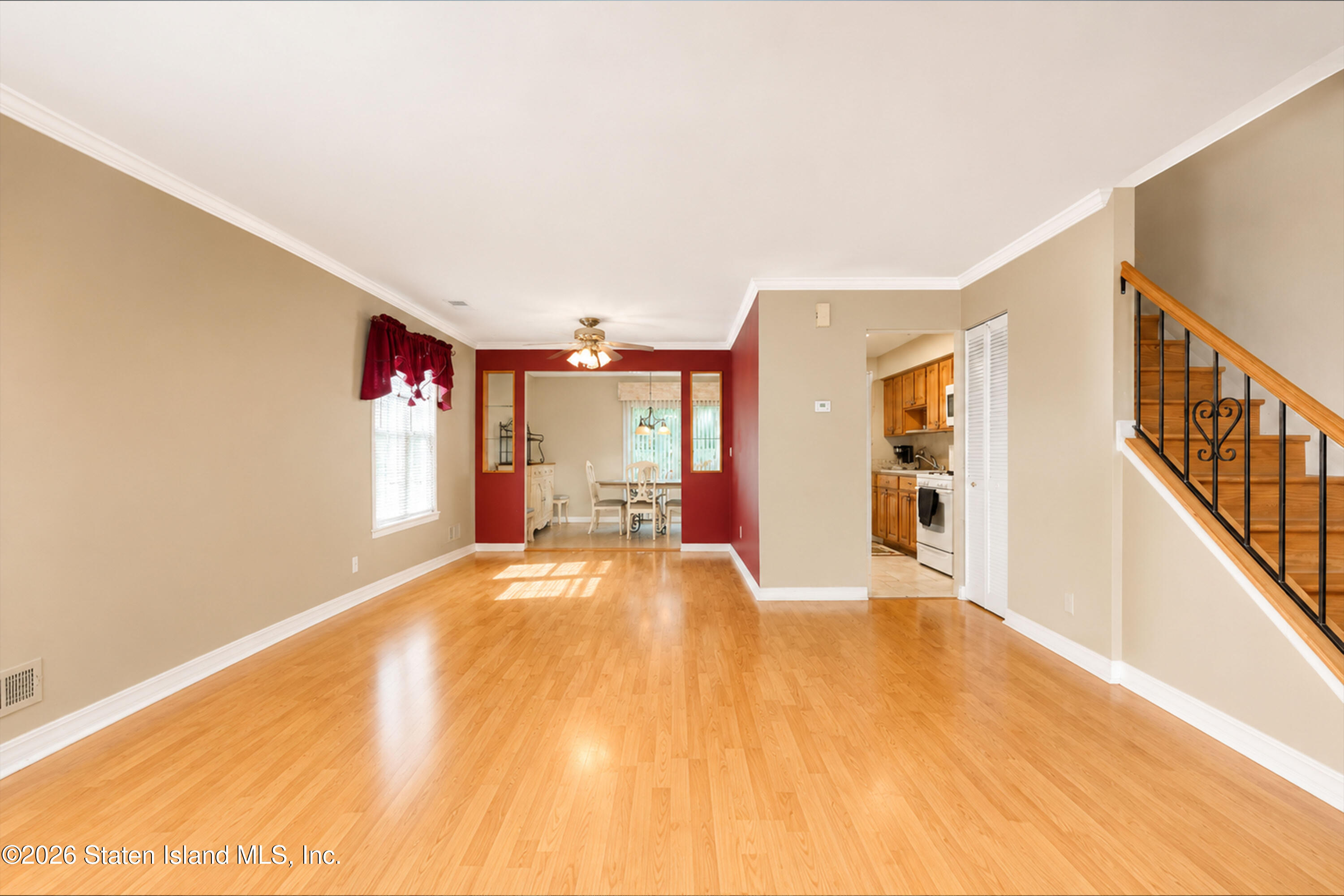 5 Redwood Loop Staten Island, NY 10309 - Photo 4 of 33 4