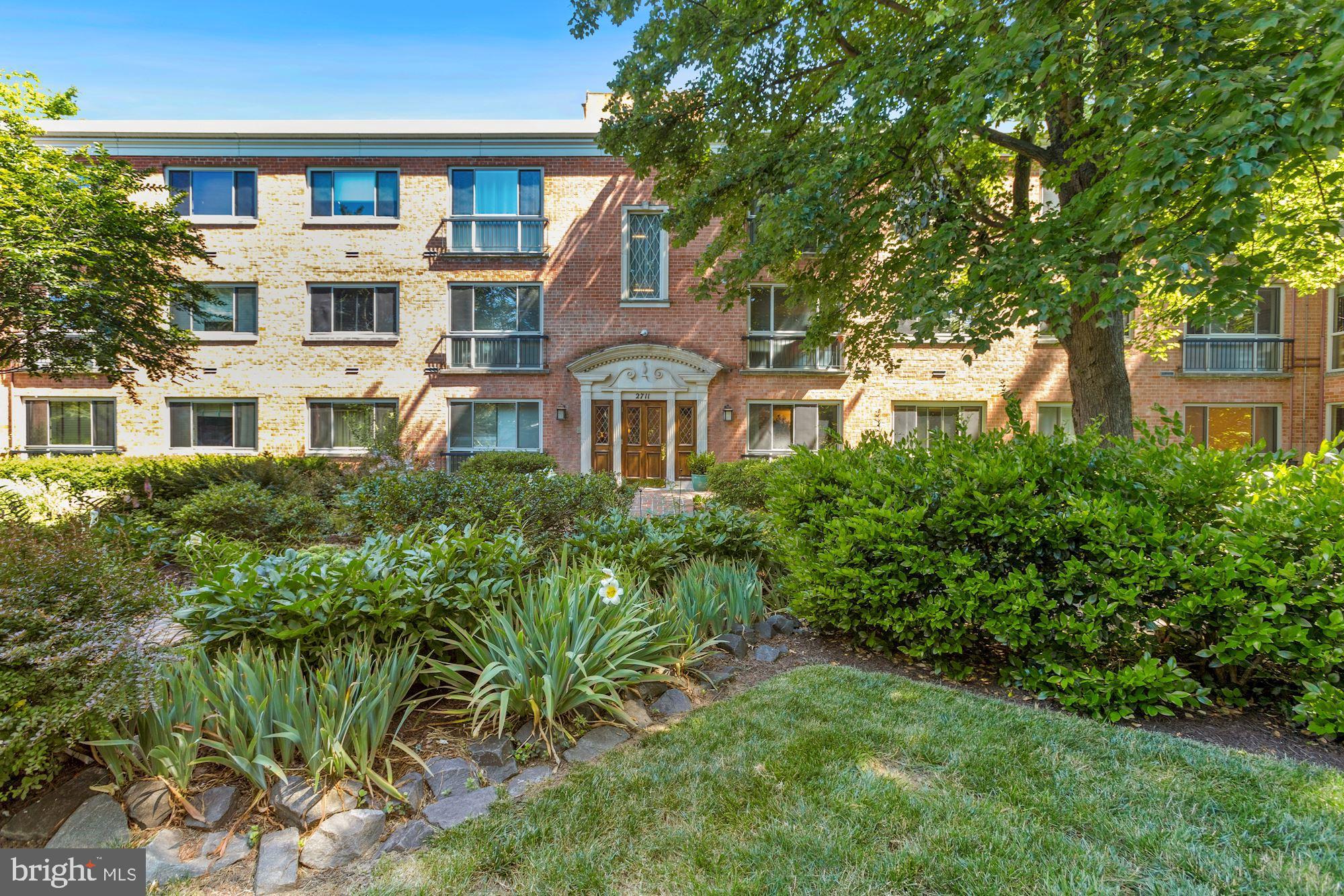 2711 Ordway Street Northwest, Unit 305 Washington, DC 20008 - Photo 3 of 31