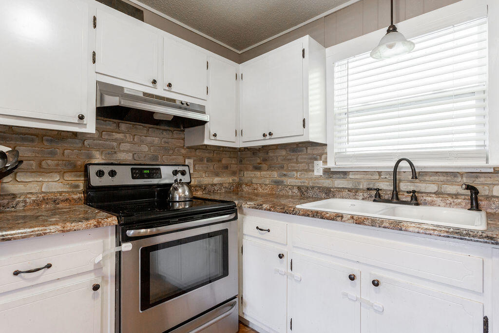 401 Graham Circle Rock Spring, GA 30739 - Photo 11 of 40 401Graham-13