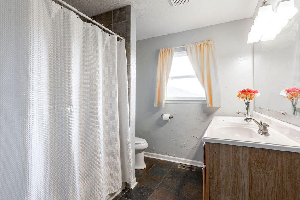 401 Graham Circle Rock Spring, GA 30739 - Photo 20 of 40 401Graham-23