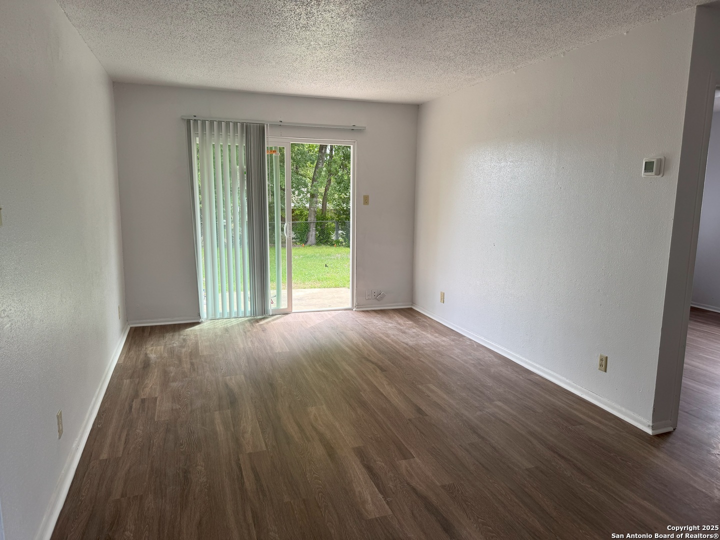 132 Meadow Way Converse, TX 78109 - Photo 2 of 15