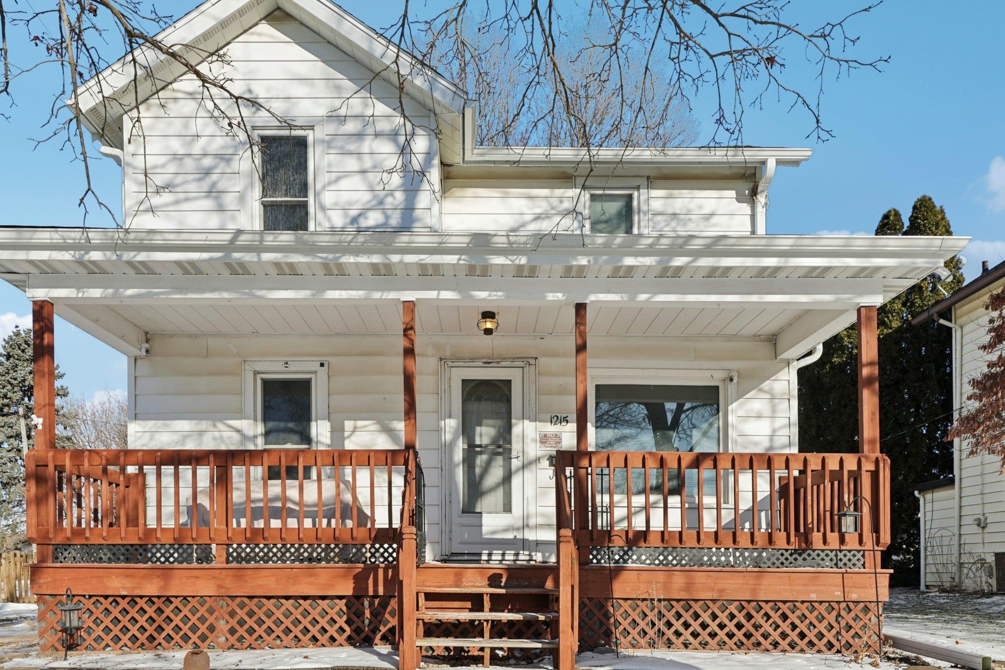 1215 10th Street Monroe, WI 53566 - Photo 2 of 35