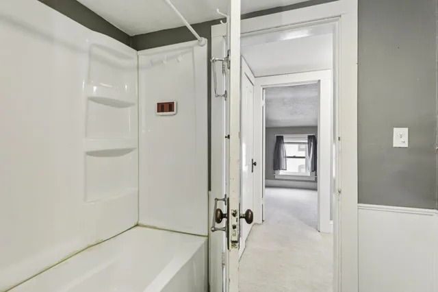 $189,900 | 1215 10th Street, Monroe, WI 53566