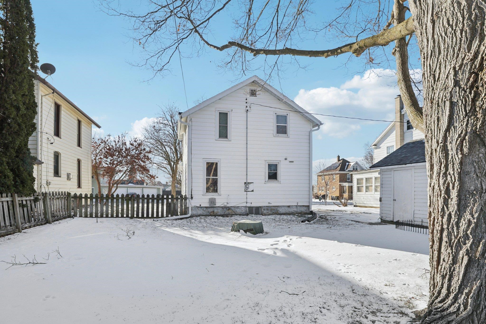 1215 10th Street Monroe, WI 53566 - Photo 30 of 35