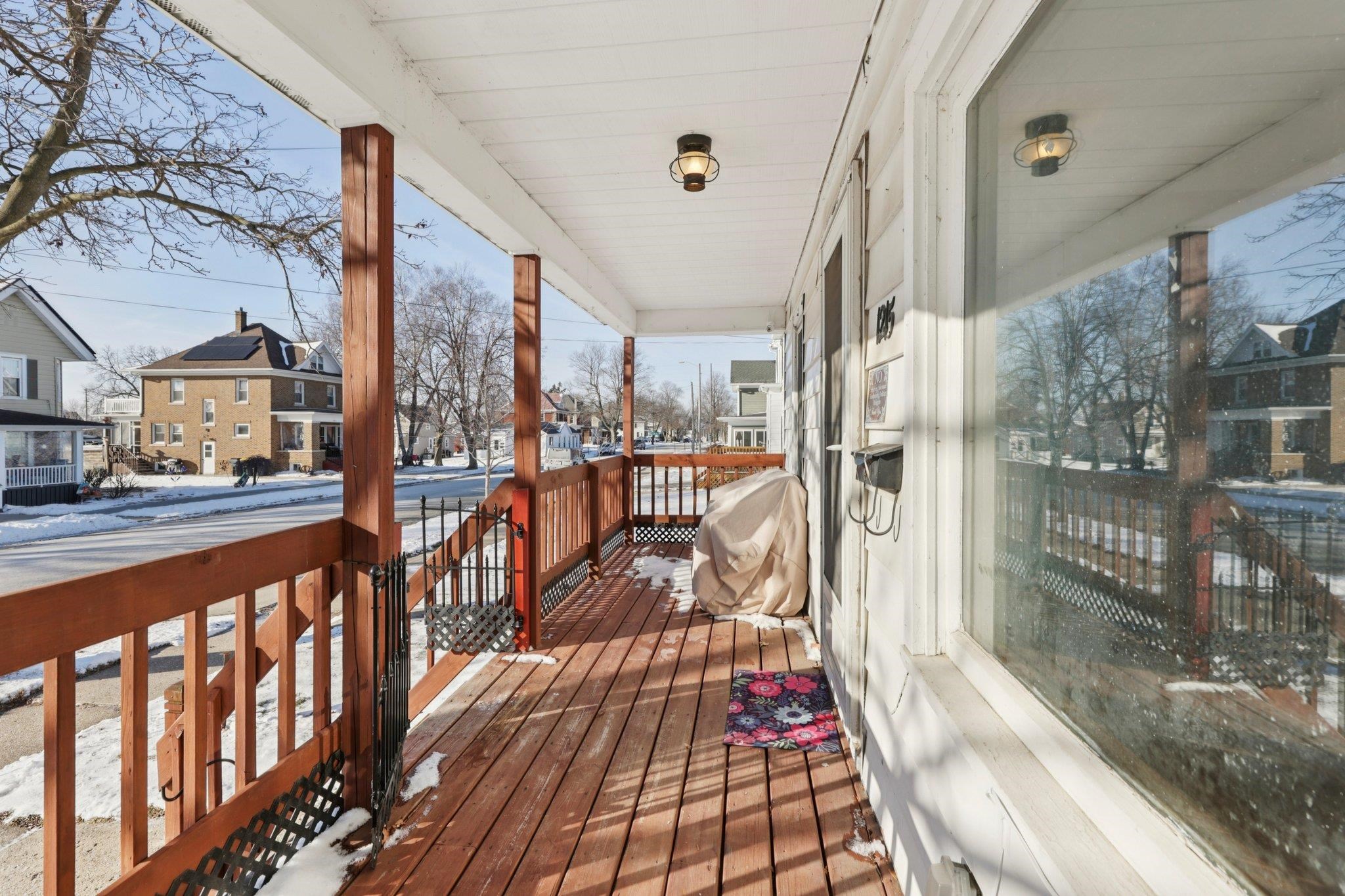 1215 10th Street Monroe, WI 53566 - Photo 4 of 35