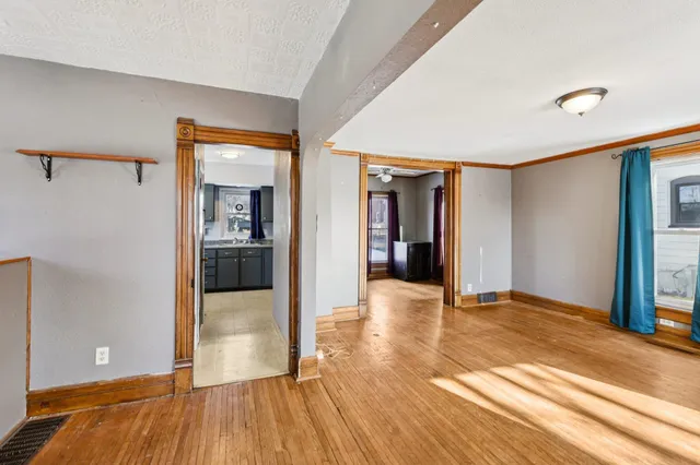 $189,900 | 1215 10th Street, Monroe, WI 53566