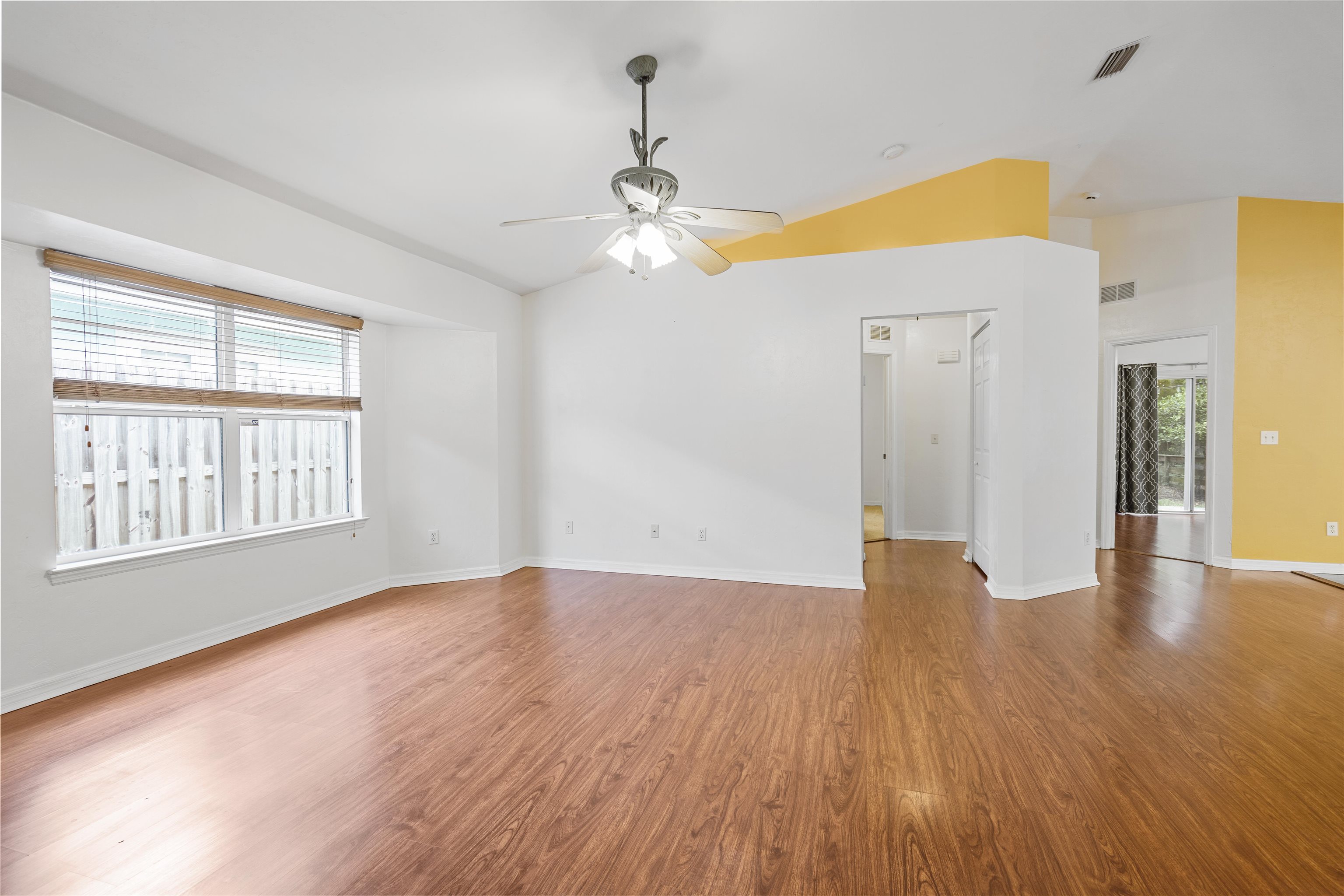 909 Southwest 75 Way Gainesville, FL 32607 - Photo 5 of 28 Gallery Image 5