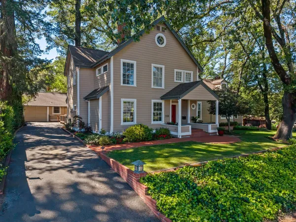 $1,100,000 | 250 North Hope Street, Ukiah, CA 95482