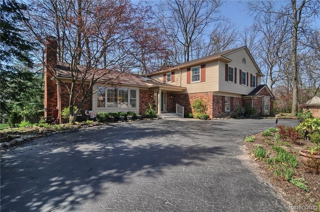 967 Sandhurst Road Bloomfield Hills, MI 48302 - Photo 39 of 39 Front