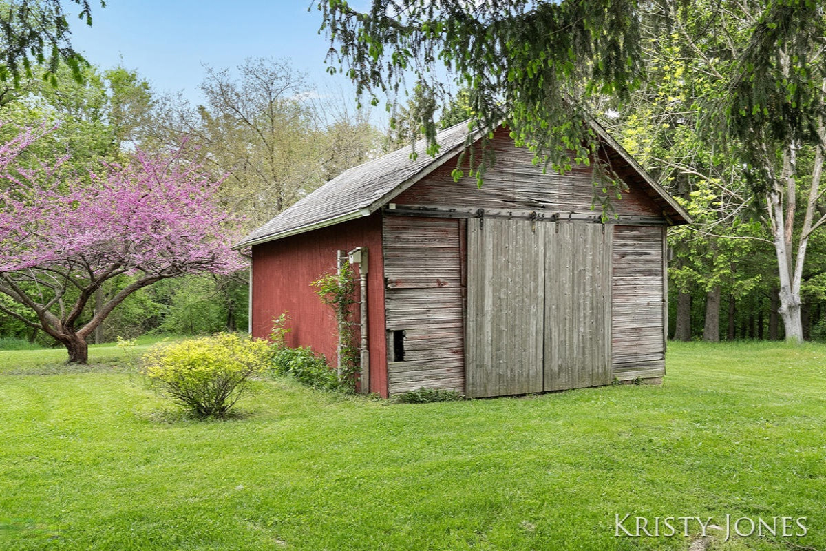 11350 Lindsey Road Plainwell, MI 49080 - Photo 4 of 7 IMG_1016