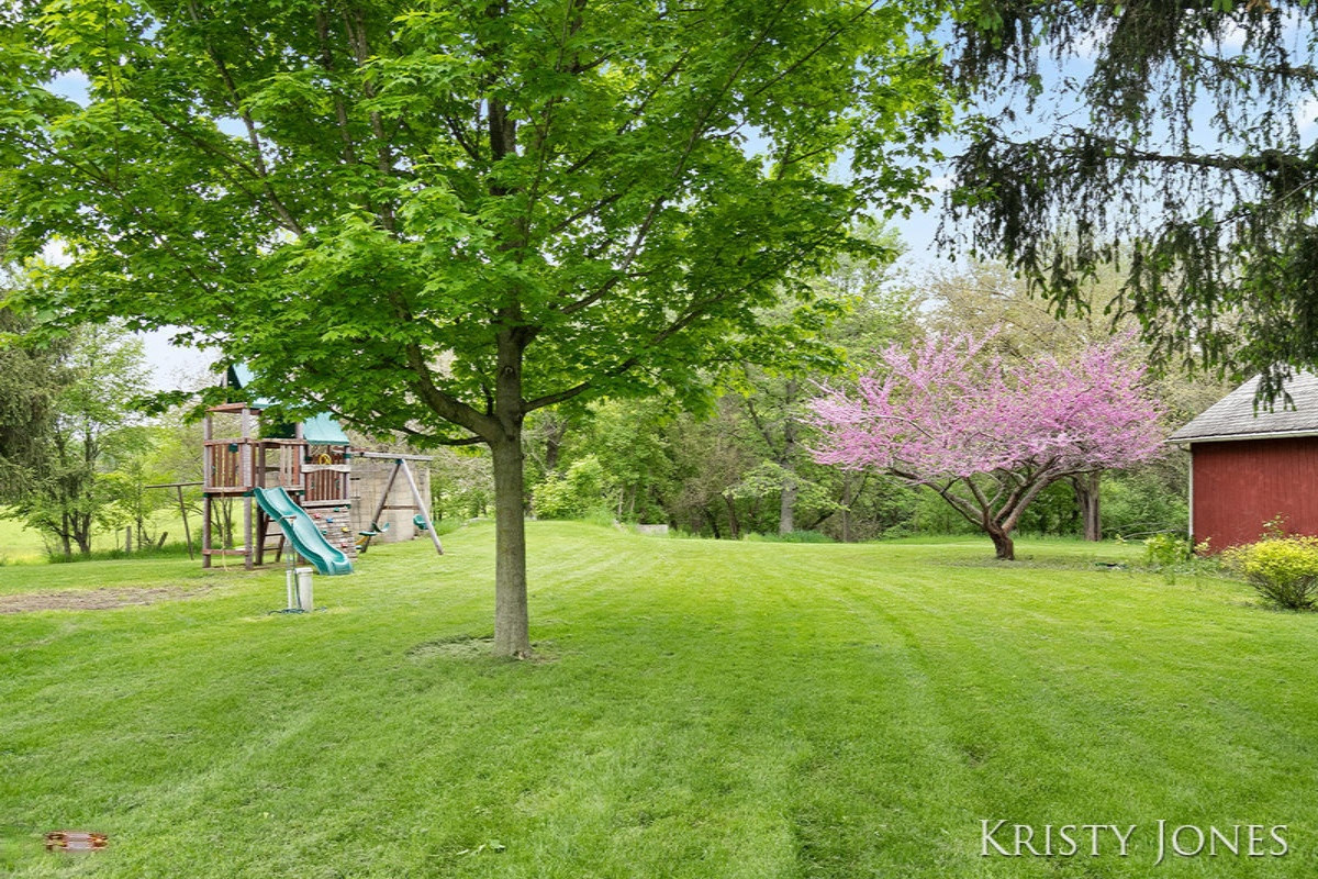 11350 Lindsey Road Plainwell, MI 49080 - Photo 5 of 7 IMG_1017