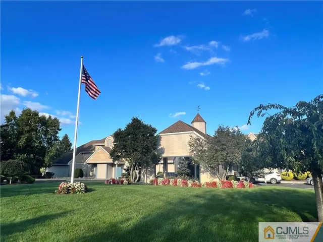 $2,200 | 10 B John Adams Court, Monroe Township, NJ 08831