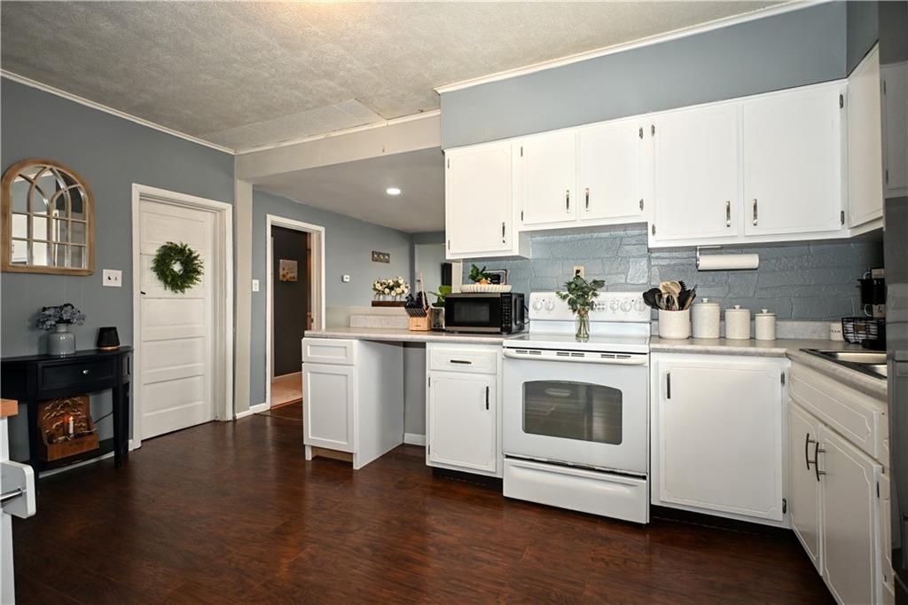1144 Rostraver Road Belle Vernon, PA 15012 - Photo 9 of 44 Gallery Image 9