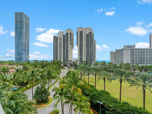 $4,200 | 19370 Collins Avenue, Unit 627, Sunny Isles Beach, FL 33160