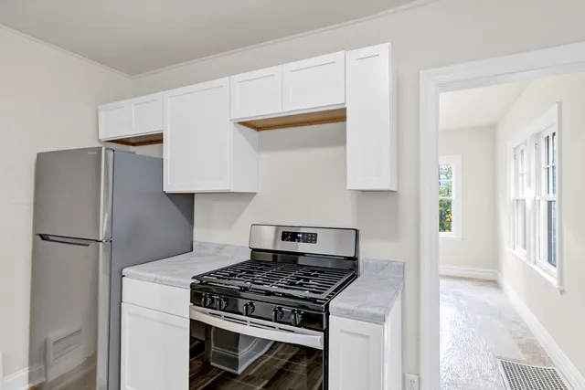 $269,000 | 624 Lincoln Avenue, Elgin, IL 60120