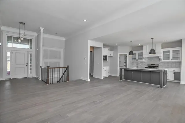 $739,950 | 6115 Lewis Drive, Shawnee, KS 66226