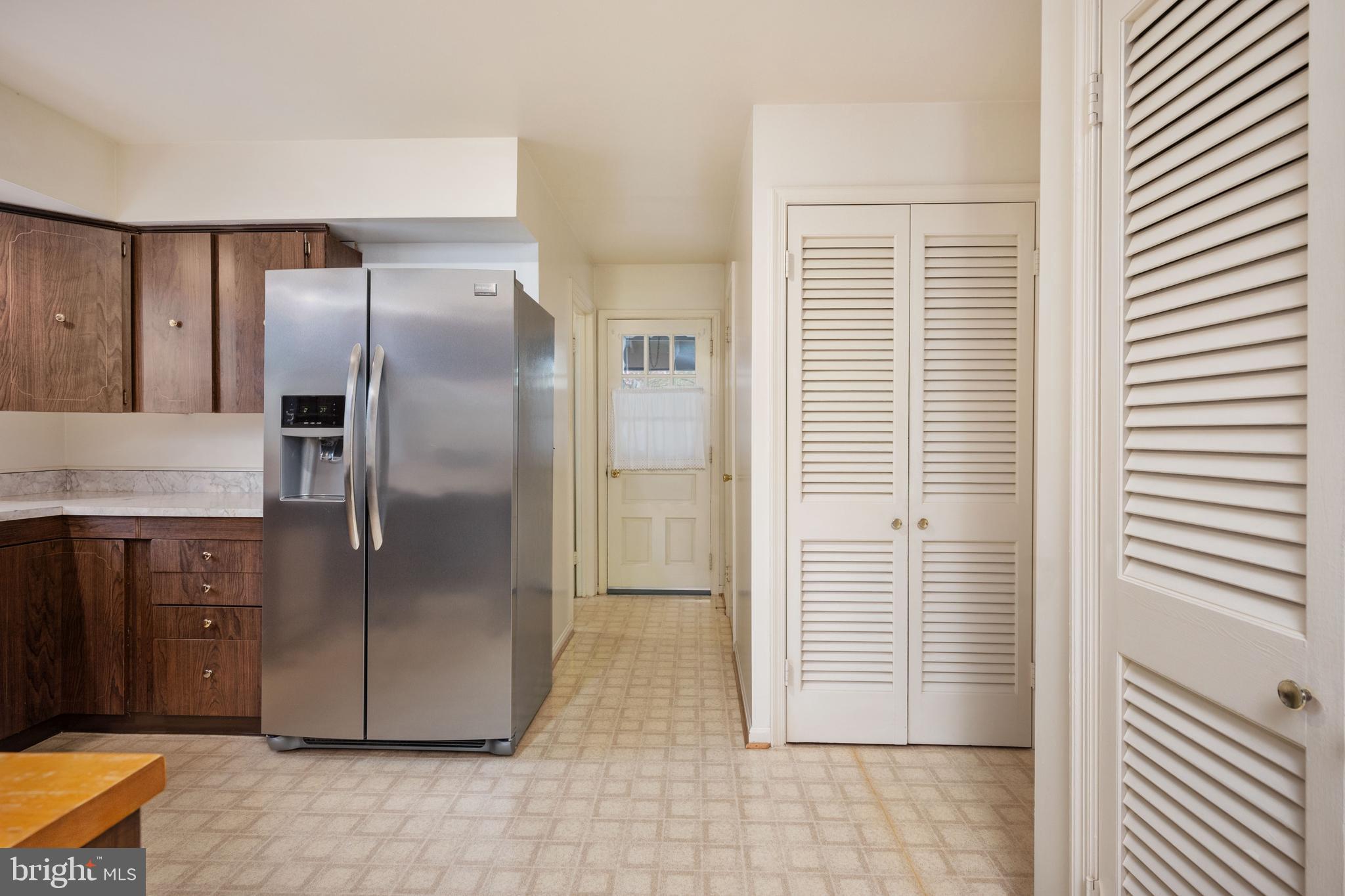 8622 Gateshead Road Alexandria, VA 22309 - Photo 25 of 55 Kitchen looking to the carport door