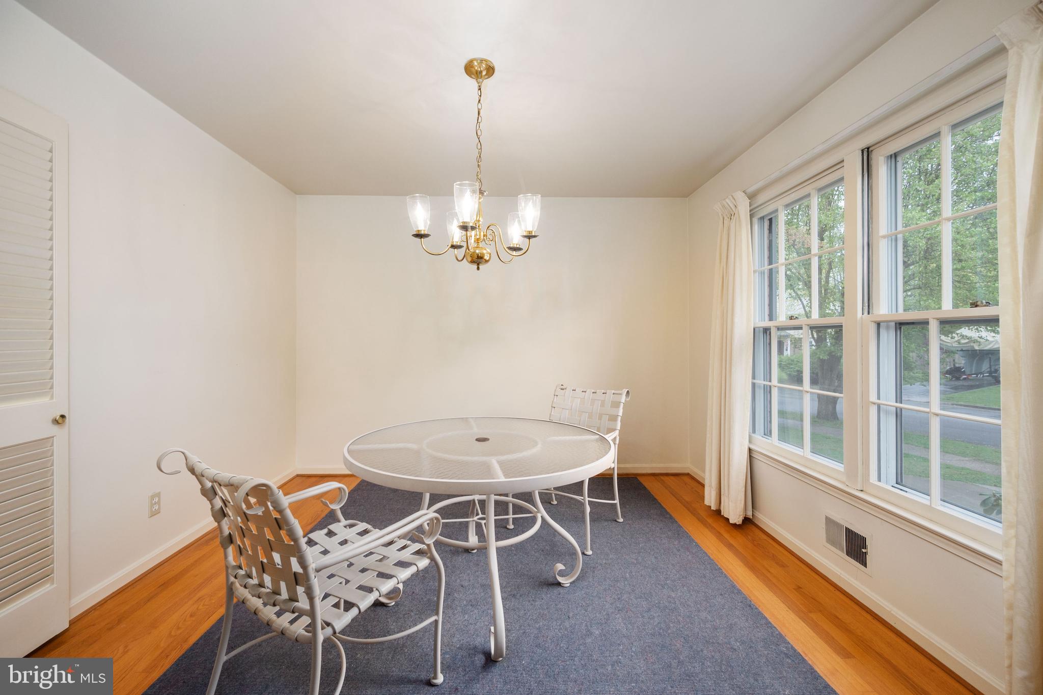8622 Gateshead Road Alexandria, VA 22309 - Photo 33 of 55 Dining room