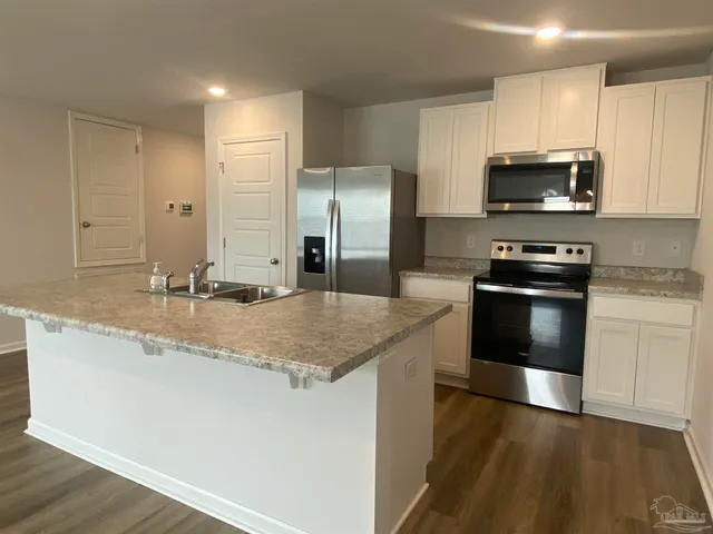 $1,900 | 6089 Secretariat Way, Pensacola, FL 32526