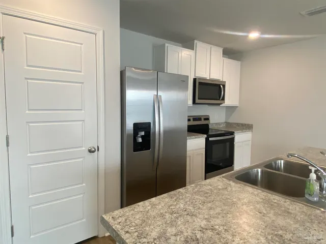 $1,900 | 6089 Secretariat Way, Pensacola, FL 32526