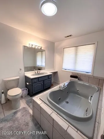 $490,000 | 146 Gunstock Lane, Tafton, PA 18464